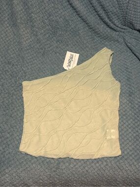 Boutique One-Shoulder Textured Tank Top in Pale Green